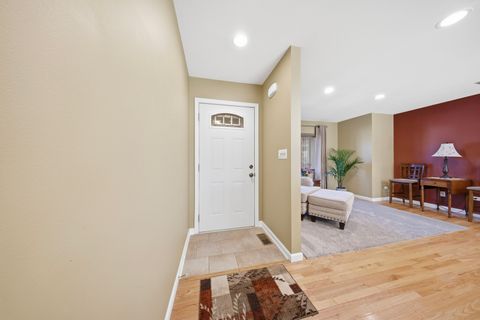 Tiny photo for 101 Clearmont Drive, Elk Grove Village, IL 60007 (MLS # 12505960)