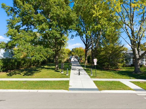 Tiny photo for 101 Clearmont Drive, Elk Grove Village, IL 60007 (MLS # 12505960)