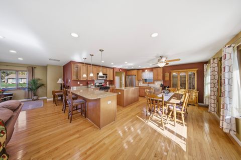 Tiny photo for 101 Clearmont Drive, Elk Grove Village, IL 60007 (MLS # 12505960)