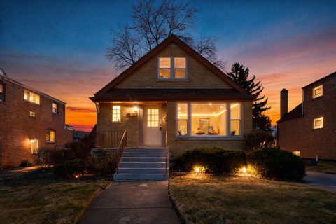 Tiny photo for 4232 W 109th Street, Oak Lawn, IL 60453 (MLS # 12585126)