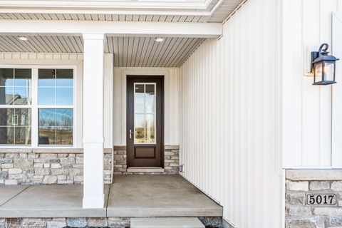 Tiny photo for 5017 Finlen Lane, Bloomington, IL 61705 (MLS # 12333721)