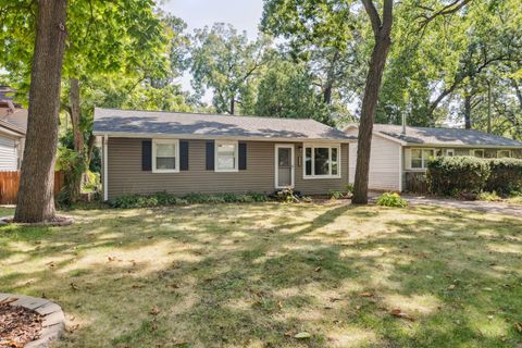 Photo of 26325 N Walnut Avenue, Mundelein, IL 60060 (MLS # 12480297)