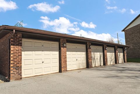 Tiny photo for 13911 James Drive #1005, Crestwood, IL 60418 (MLS # 12603221)