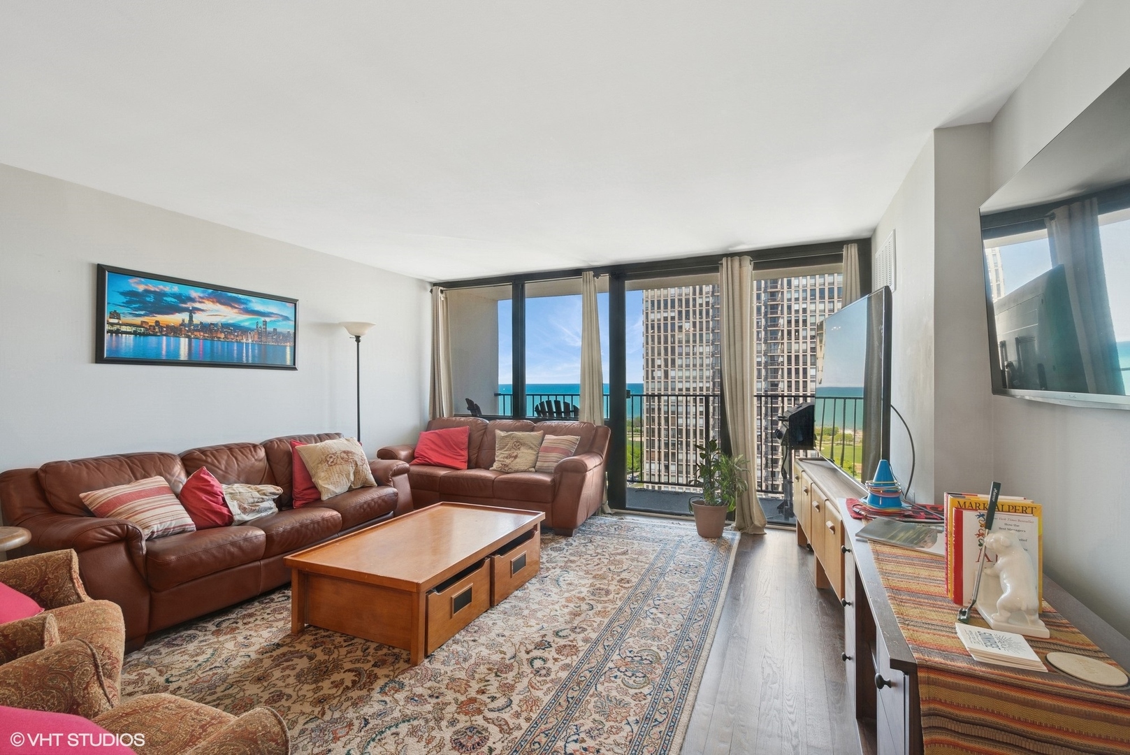 1636 N Wells Street 2601