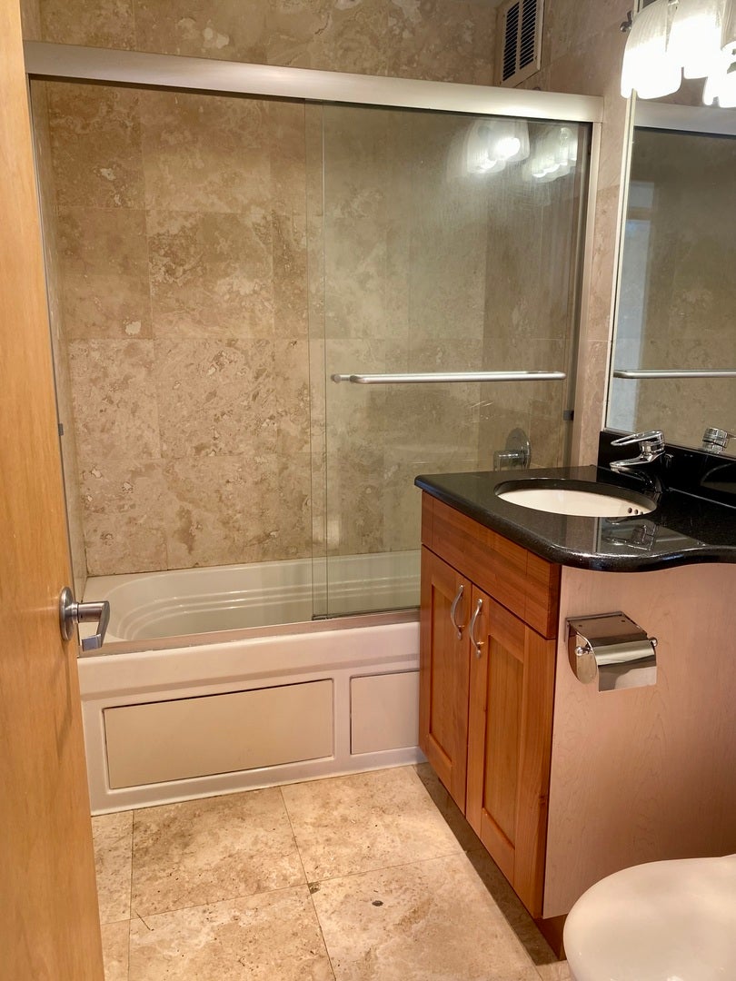 655 W IRVING PARK Road 903