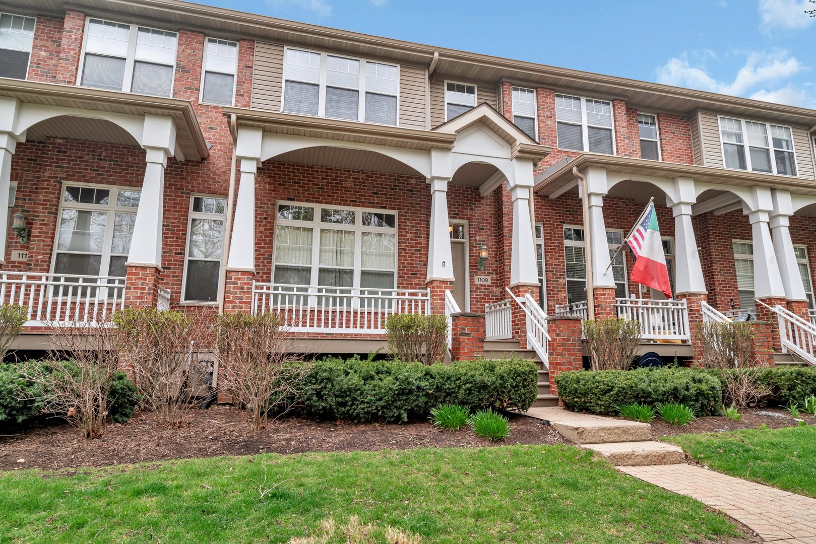 1109 Longwood Drive