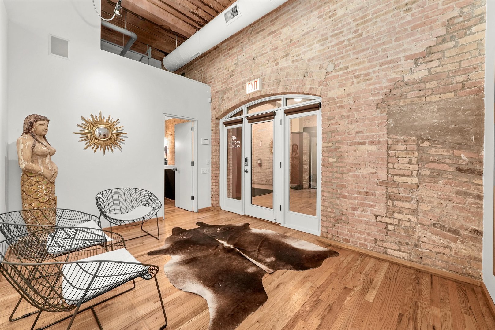 1327 W Washington Boulevard 106