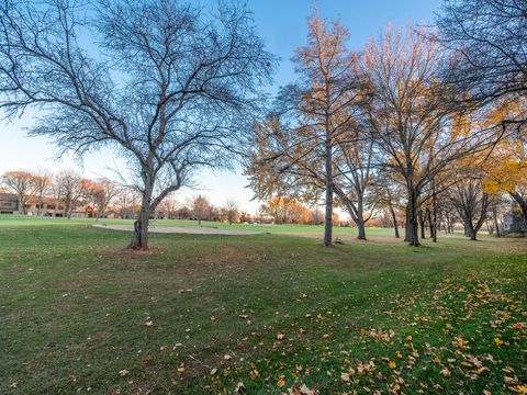 Tiny photo for 245 Timber Ridge Lane #245, Lake Barrington, IL 60010 (MLS # 12516266)