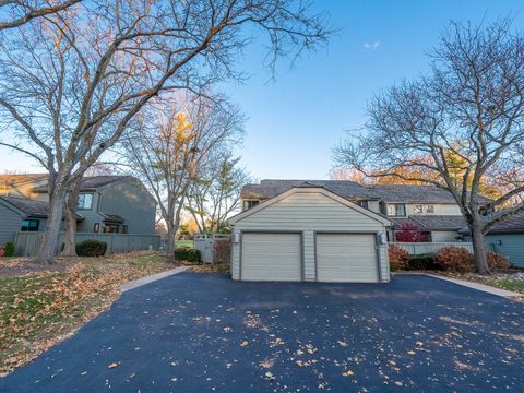 Tiny photo for 245 Timber Ridge Lane #245, Lake Barrington, IL 60010 (MLS # 12516266)