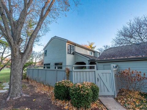 Tiny photo for 245 Timber Ridge Lane #245, Lake Barrington, IL 60010 (MLS # 12516266)