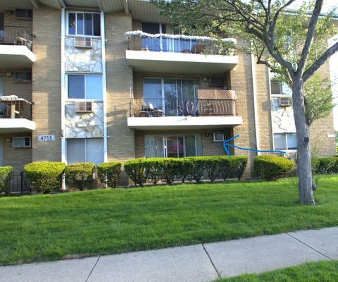 Tiny photo for 4755 W 101st Street #101, Oak Lawn, IL 60453 (MLS # 12651108)