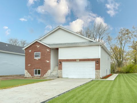 A home in Country Club Hills