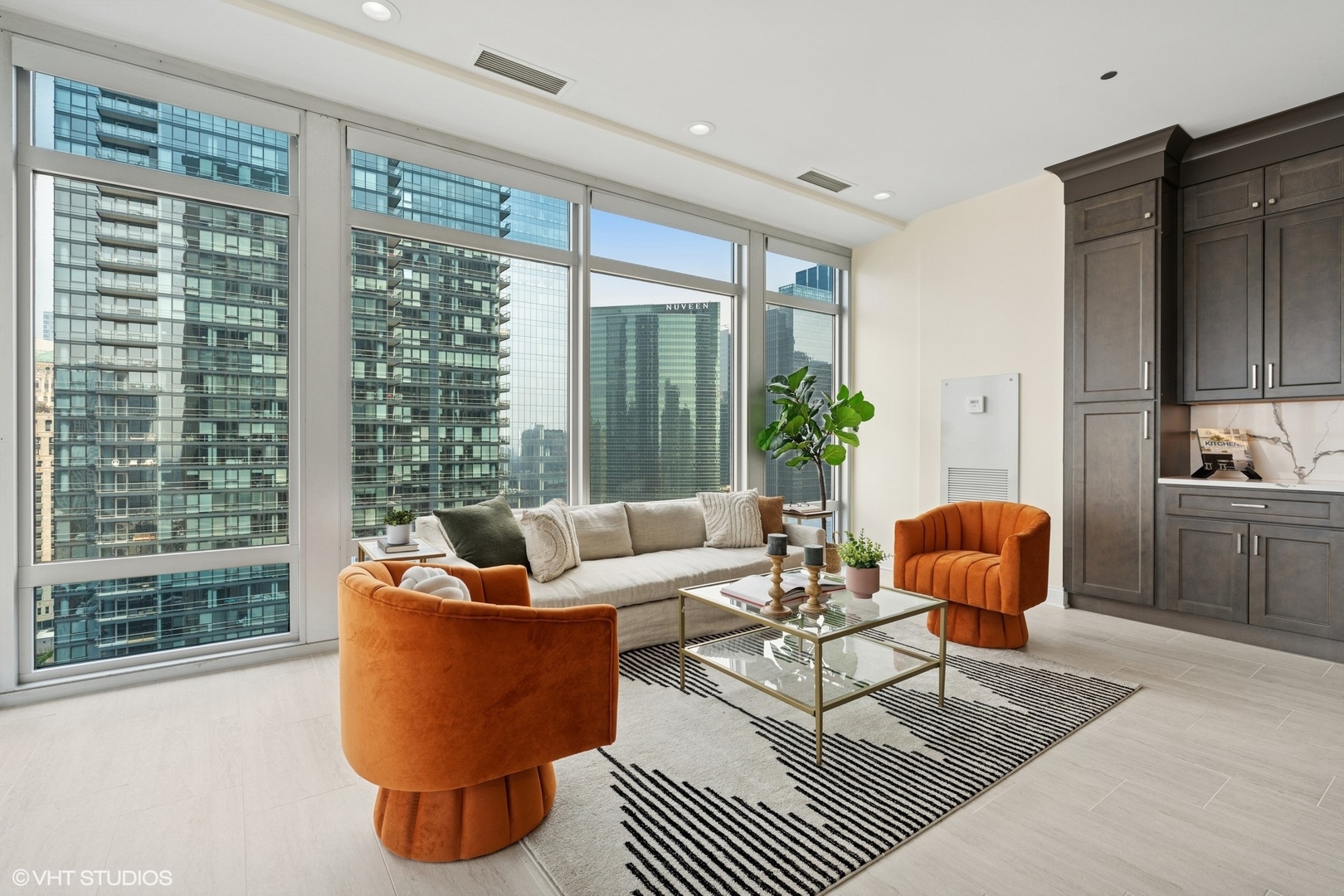 333 N Canal Street 2201