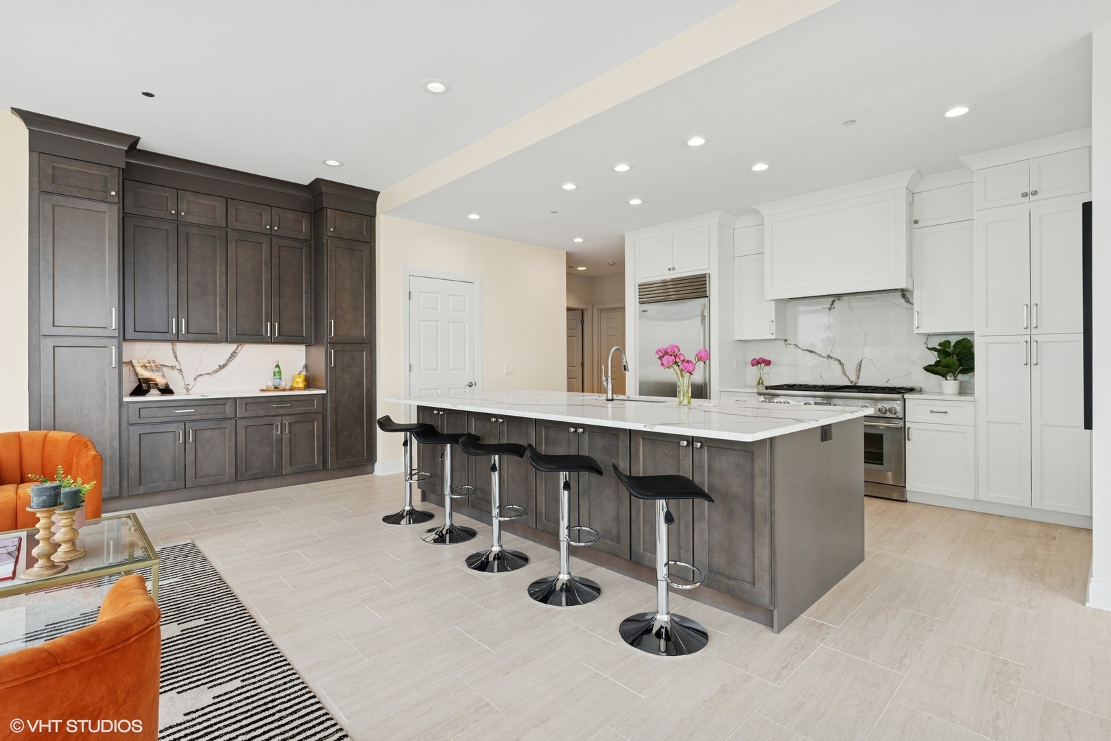 333 N Canal Street 2201