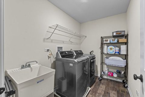 Tiny photo for 249 Hoffmann Drive, Buffalo Grove, IL 60089 (MLS # 12546175)