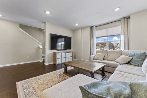 Tiny photo for 249 Hoffmann Drive, Buffalo Grove, IL 60089 (MLS # 12546175)