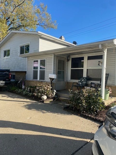 49 N Shaddle Avenue Mundelein IL 60060