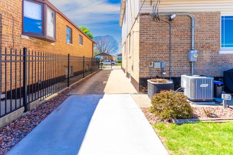 Tiny photo for 5149 S Sayre Avenue, Chicago, IL 60638 (MLS # 12626006)