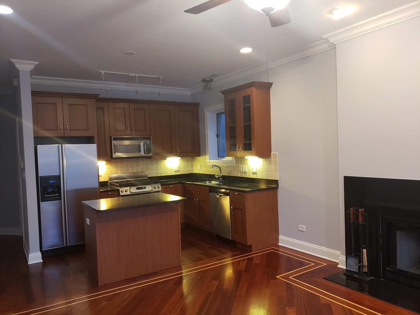 1924 W Diversey Avenue 2E