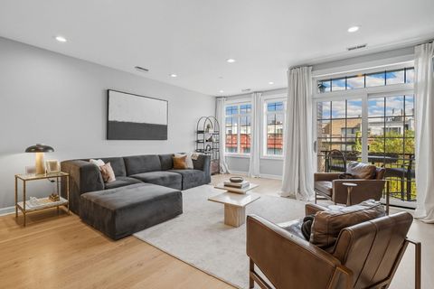 Tiny photo for 2936 N Lincoln Avenue #3N, Chicago, IL 60657 (MLS # 12488683)