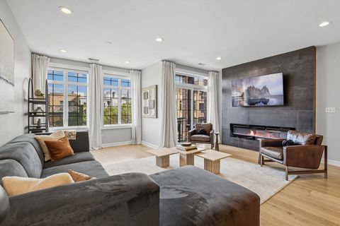 Tiny photo for 2936 N Lincoln Avenue #3N, Chicago, IL 60657 (MLS # 12488683)