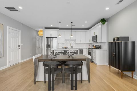 Tiny photo for 2936 N Lincoln Avenue #3N, Chicago, IL 60657 (MLS # 12488683)