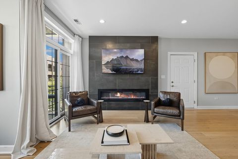 Tiny photo for 2936 N Lincoln Avenue #3N, Chicago, IL 60657 (MLS # 12488683)