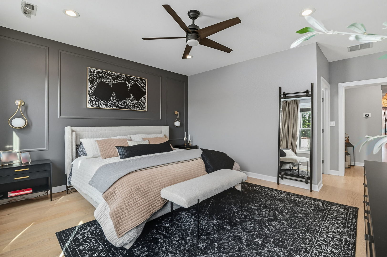 Chicago, Illinois 60657, United States, 2 Bedrooms Bedrooms, ,2 BathroomsBathrooms,Residential,Active,224109