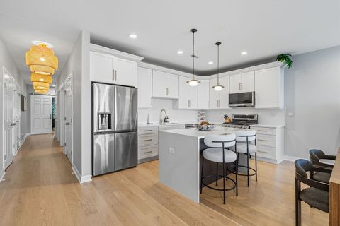 Tiny photo for 2936 N Lincoln Avenue #3N, Chicago, IL 60657 (MLS # 12488683)