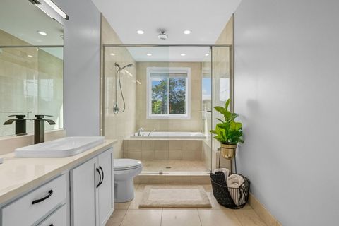 Tiny photo for 2936 N Lincoln Avenue #3N, Chicago, IL 60657 (MLS # 12488683)