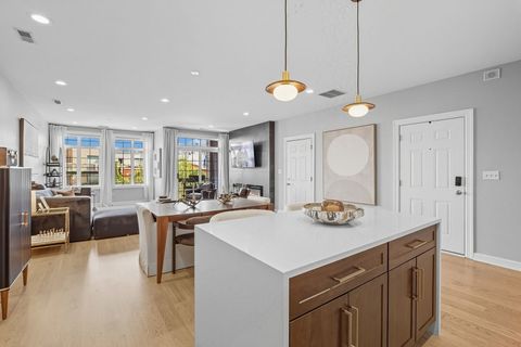 Tiny photo for 2936 N Lincoln Avenue #3N, Chicago, IL 60657 (MLS # 12488683)
