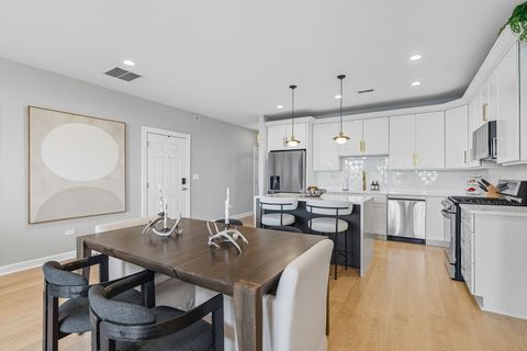 Tiny photo for 2936 N Lincoln Avenue #3N, Chicago, IL 60657 (MLS # 12488683)