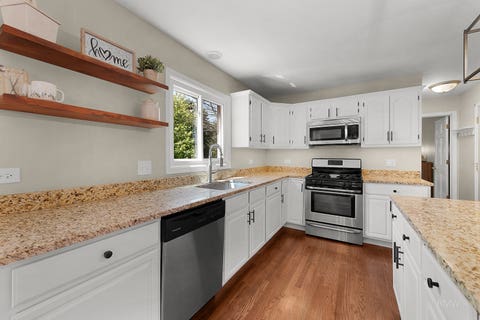 Tiny photo for 1009 Wedgewood Drive, Crystal Lake, IL 60014 (MLS # 12694300)