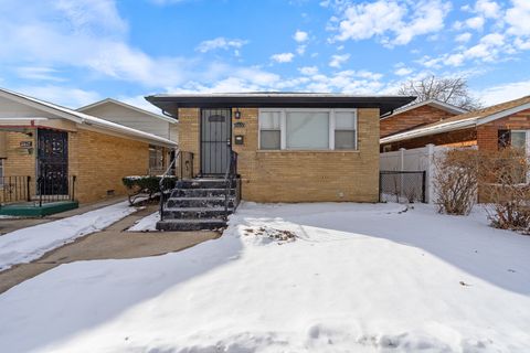 Photo of 11610 S Aberdeen Street, Chicago, IL 60643 (MLS # 12556362)