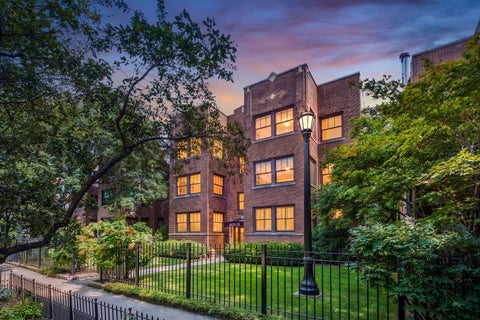 Photo of 4421 N BEACON Street #1S, Chicago, IL 60640 (MLS # 12778203)