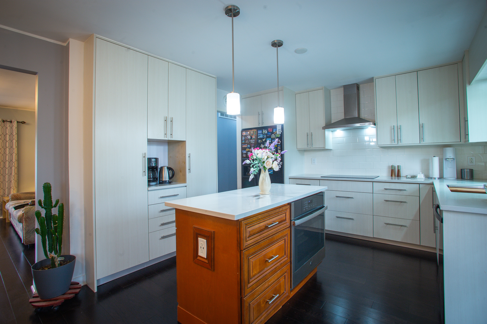 812 HAYWARD Avenue