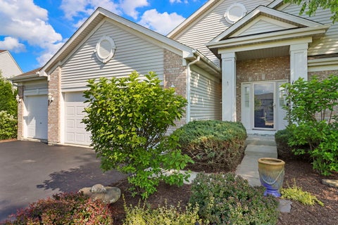 Tiny photo for 1955 W Overlook Court, Round Lake, IL 60073 (MLS # 12682658)