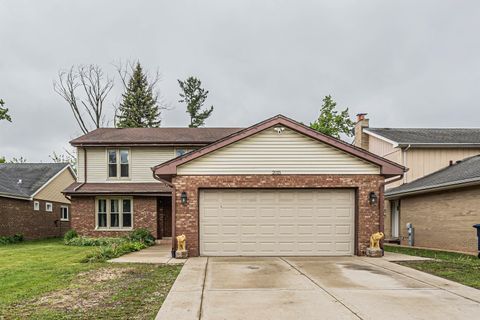 Tiny photo for 2015 Busse Highway, Des Plaines, IL 60016 (MLS # 12373394)