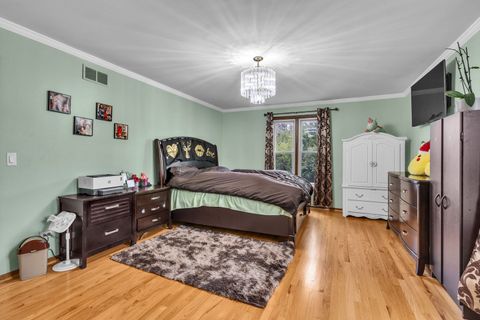 Tiny photo for 2015 Busse Highway, Des Plaines, IL 60016 (MLS # 12373394)
