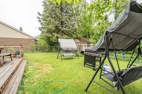 Tiny photo for 2015 Busse Highway, Des Plaines, IL 60016 (MLS # 12373394)
