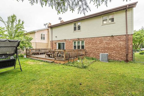 Tiny photo for 2015 Busse Highway, Des Plaines, IL 60016 (MLS # 12373394)
