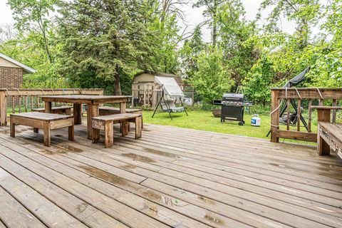 Tiny photo for 2015 Busse Highway, Des Plaines, IL 60016 (MLS # 12373394)