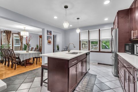 Tiny photo for 2015 Busse Highway, Des Plaines, IL 60016 (MLS # 12373394)