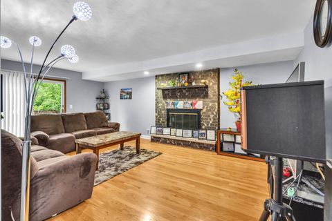 Tiny photo for 2015 Busse Highway, Des Plaines, IL 60016 (MLS # 12373394)