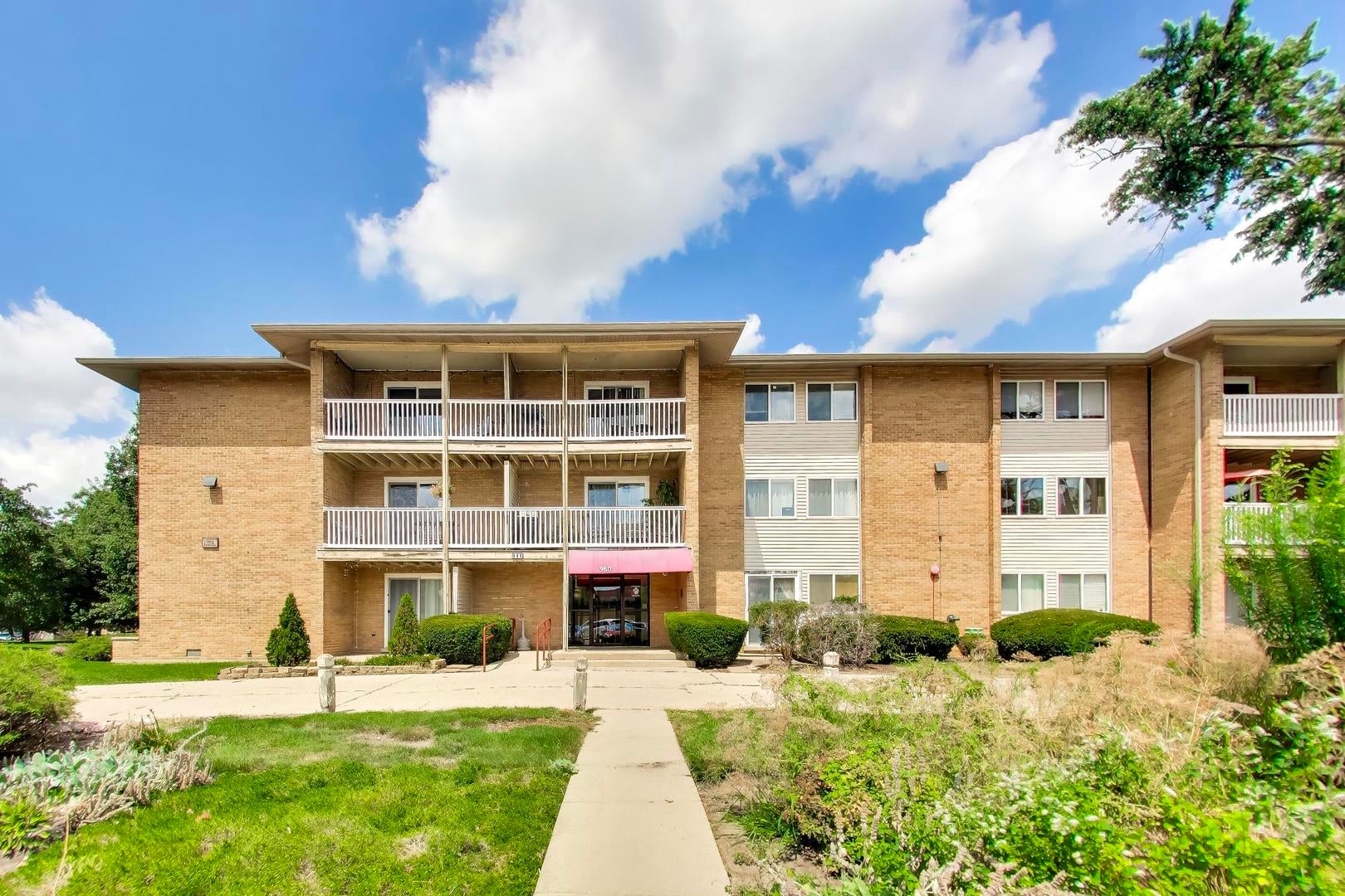960 Beau Drive 307