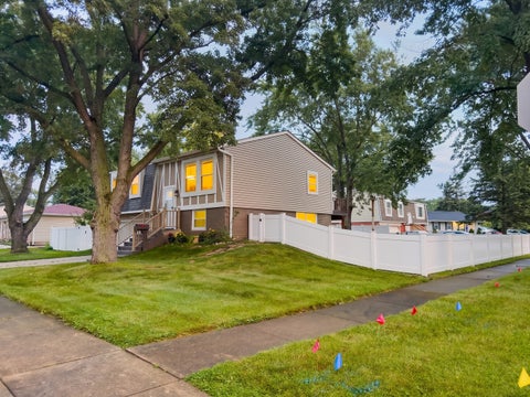 Tiny photo for 1429 N Green Meadows Boulevard, Streamwood, IL 60107 (MLS # 12754880)
