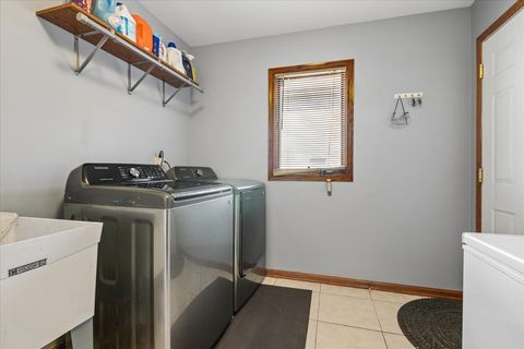 Tiny photo for 22124 Meadow Lake Place, Richton Park, IL 60471 (MLS # 12615141)