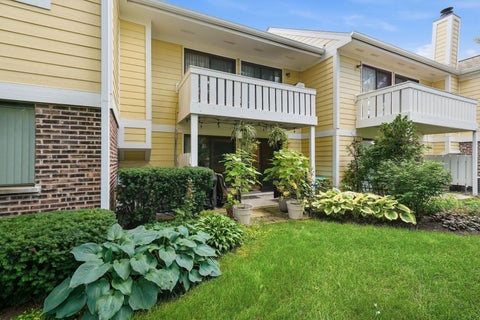 Tiny photo for 496 Thornhill Lane #C1, Wheeling, IL 60090 (MLS # 12736991)
