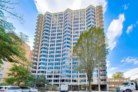 Photo of 555 W CORNELIA Avenue #1511, Chicago, IL 60657 (MLS # 12579932)