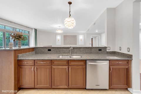 Tiny photo for 425 Benjamin Drive #302, Vernon Hills, IL 60061 (MLS # 12680689)